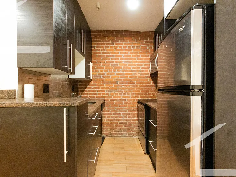 1191 Beacon St #3 — Photo 7