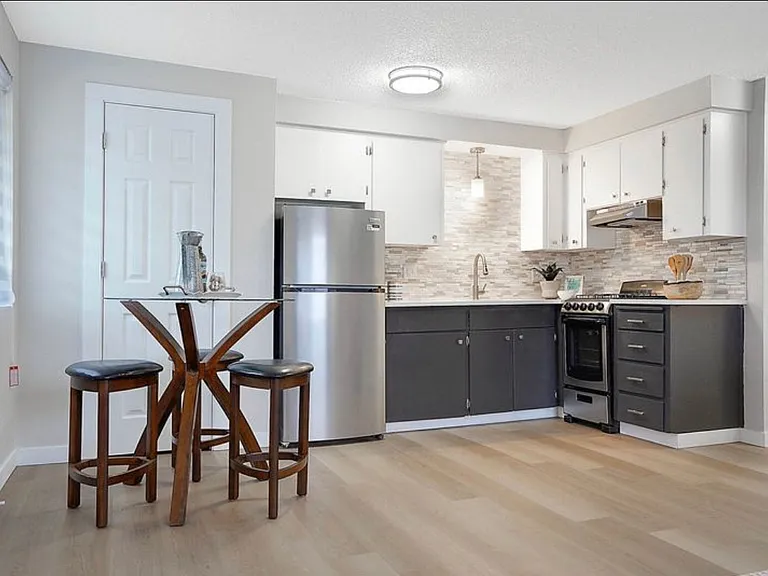 2333 Lee St SE — Photo 1