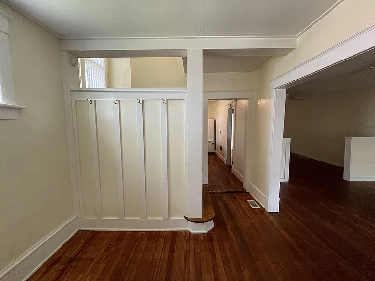 4415 Forest Ave — Photo 5