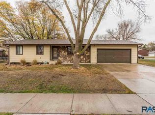 104 E Conifer St, Brandon, SD 57005