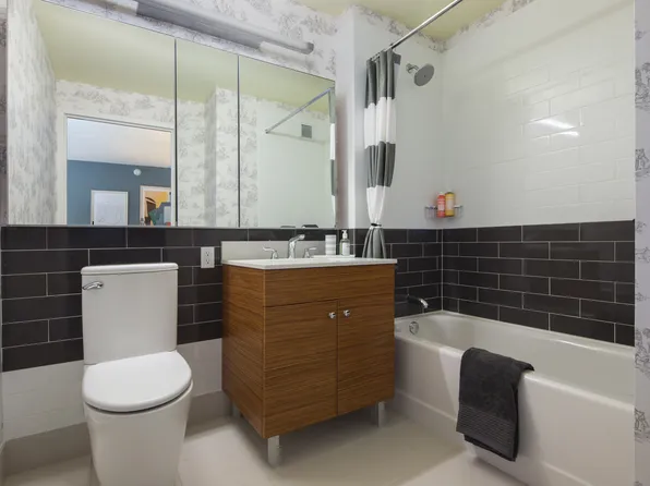 530 West 45th Street image 1 of 9