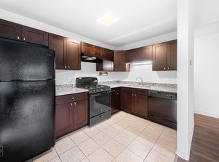 720 Inland Cir APT 301, Naperville, IL 60563