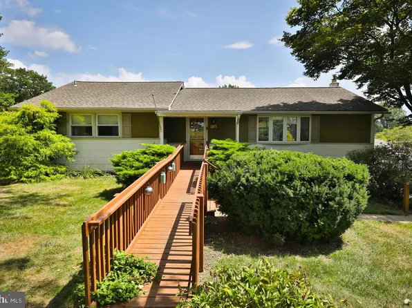 3441 Buck Rd, Huntingdon Valley, PA 19006