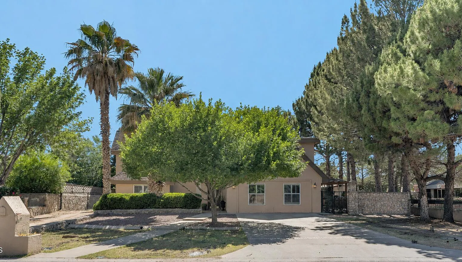 4 bed, 3.5 bath, 3326 sqft, $4,450 — Photo 3