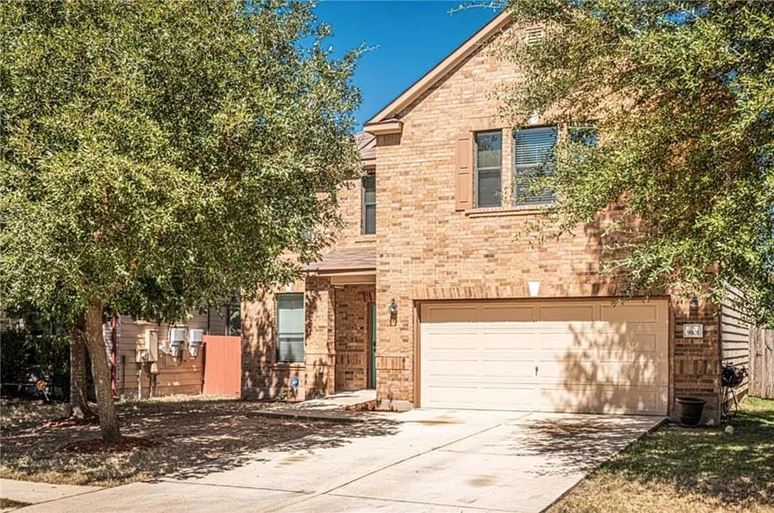 4 bed, 2.5 bath, 2244 sqft, $2,395 — Photo 1