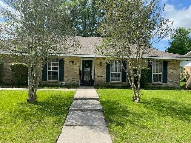 1st image of 38043 Mistletoe St