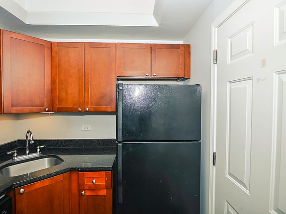 5th image of 7730 N Ashland Ave APT 3B