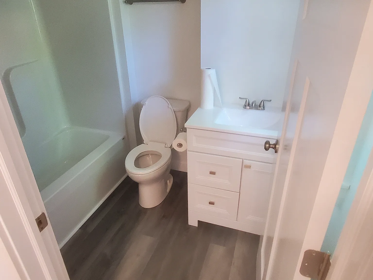 2 bed, 1216 sqft, $2,300 — Photo 4
