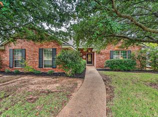 606 Chapel View Dr, Woodway, TX 76712