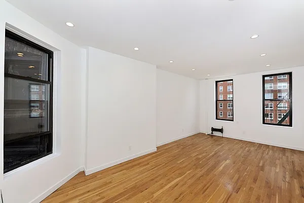 Rented by Aether Property Group | media 25