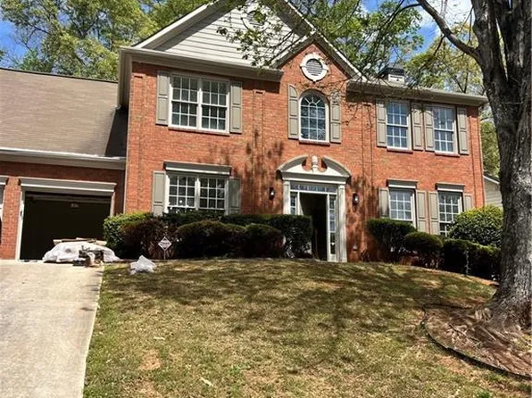 682 Mountain Oaks Pkwy, Stone Mountain, GA 30087