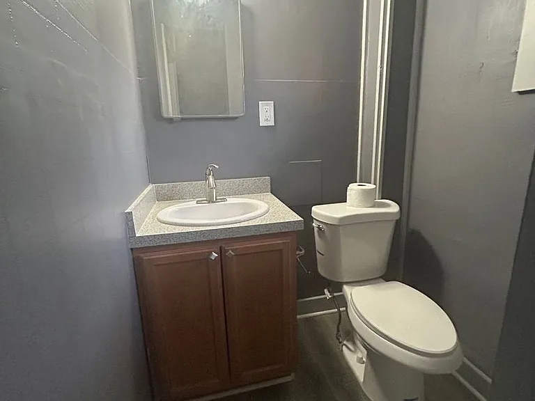 4019 Newark Ave — Photo 9