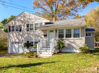 9 Beaver Dr, Barrington, NJ 08007