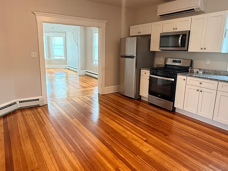 27-29 Emma St #2 — Photo 13