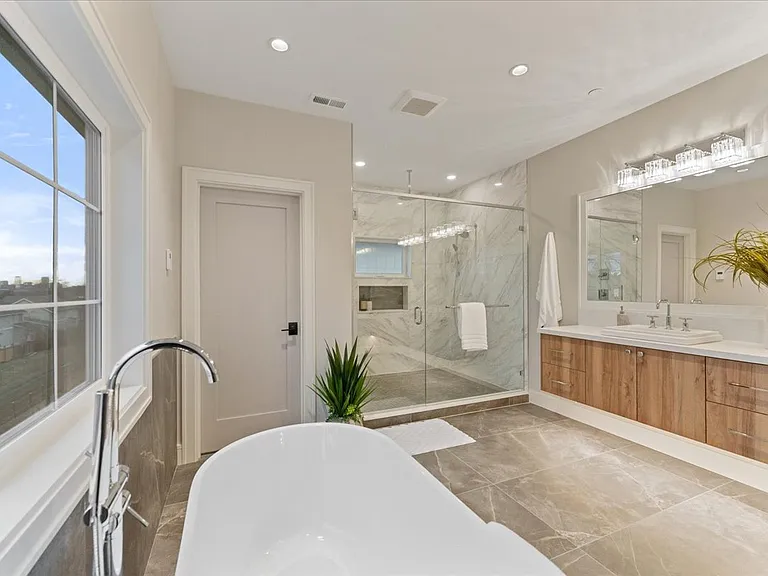 12811 SE 44th Pl — Photo 28
