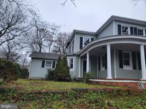 333 5th St, West Point, VA 23181