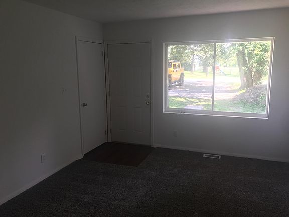 4th image of 632 E Broad St