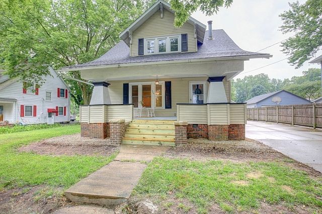1st image of 625 E Washington St