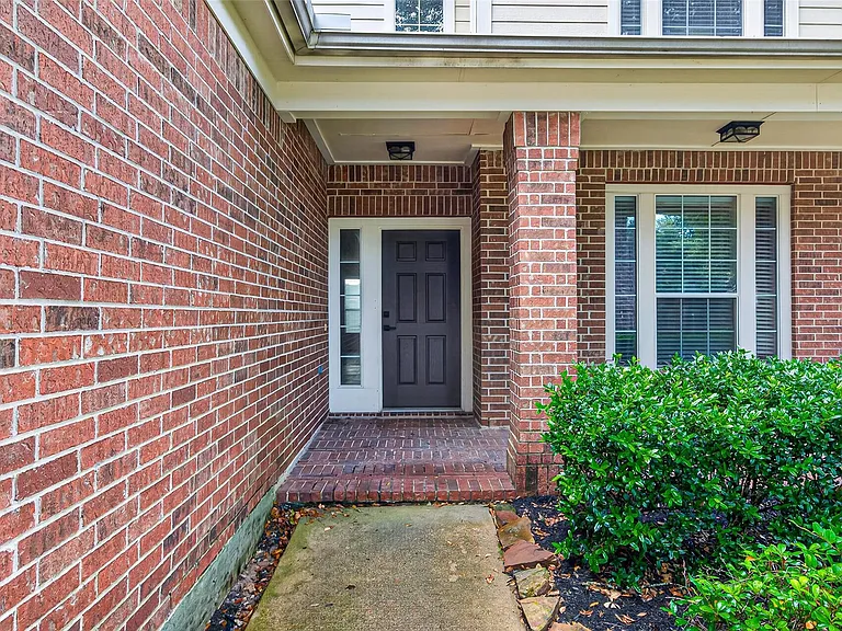 1807 Katlyn Ln — Photo 6