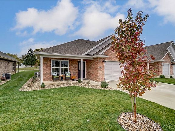 2nd image of 1040 E Bentley Cir