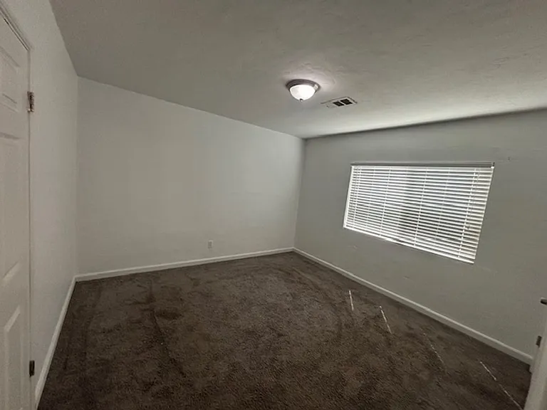 320 N Imperial Ave — Photo 6