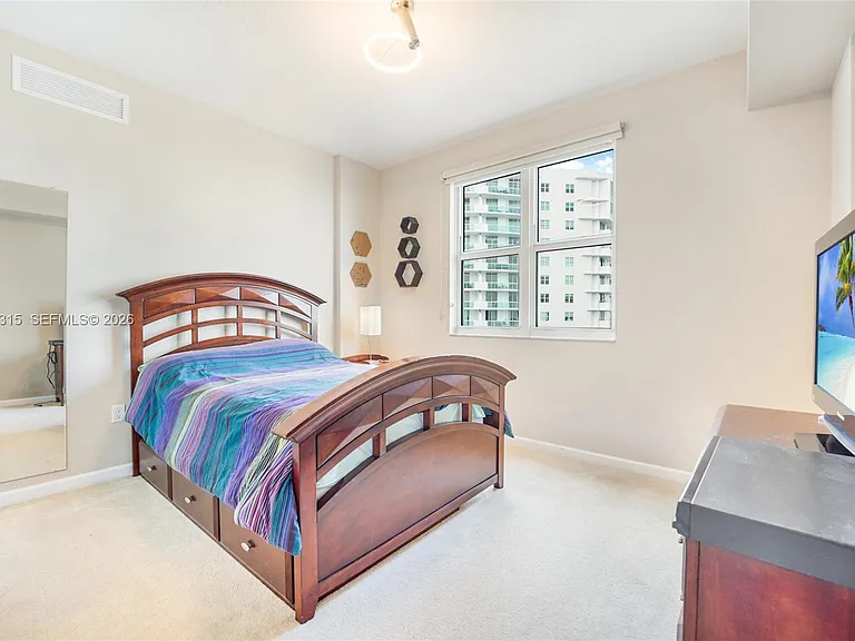 7910 Harbor Island Dr #801 — Photo 9