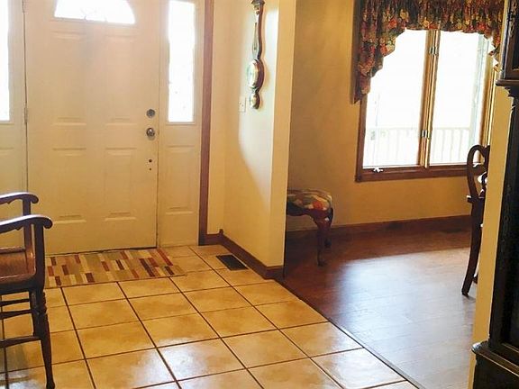 2nd image of 117 Garden Ct