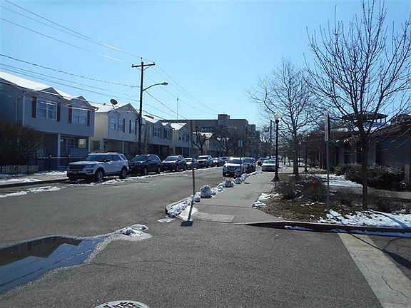 4th image of 308-310 Van Horne St