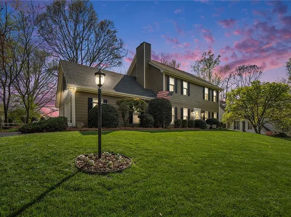 1796 Apple Blvd, Marietta, GA 30066