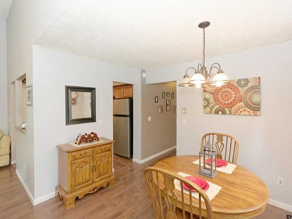 3rd image of 6 Kimberly Ct #B