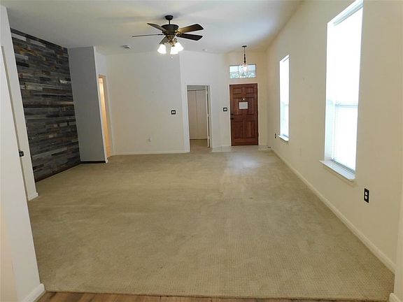 4th image of 739 Apple Blossom Dr