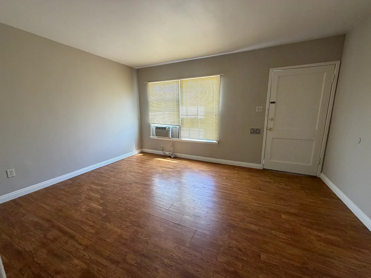 2 bed, $1,980 — Photo 2