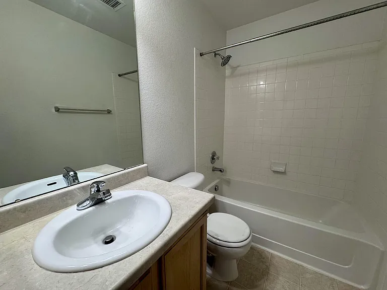 19047 E 57th Pl — Photo 16