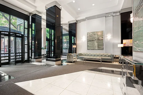 Rented by Compass | media 18