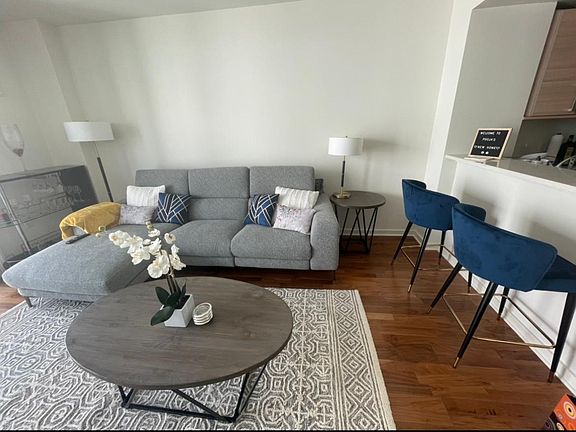 3rd image of 555 4th St Unit 816