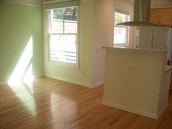 2nd image of 830 Hyde St APT 4
