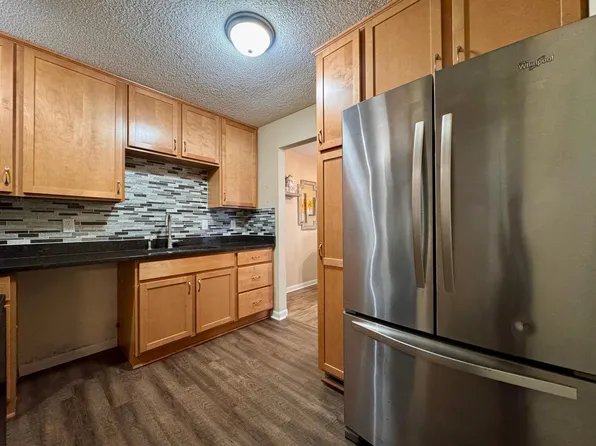 1271 Landmark Trl S, Hopkins, MN 55343