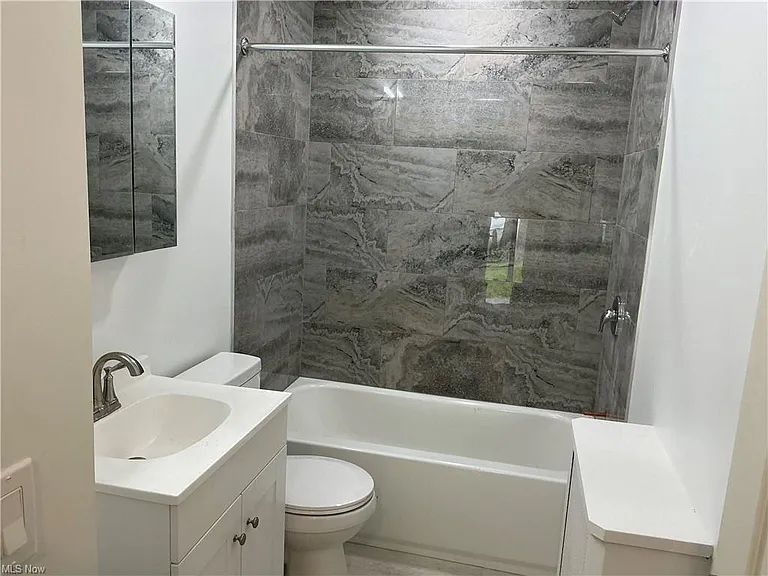 3659 Brainard Rd — Photo 4