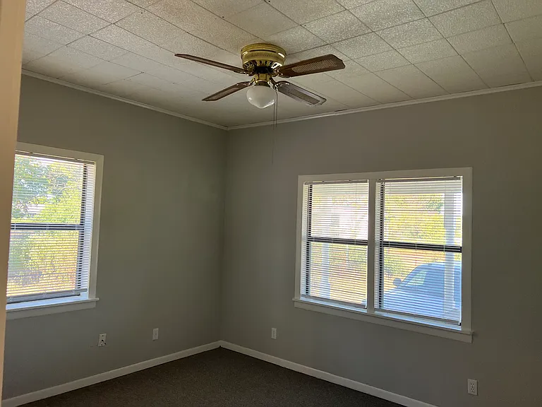 900 NE Access Rd — Photo 8