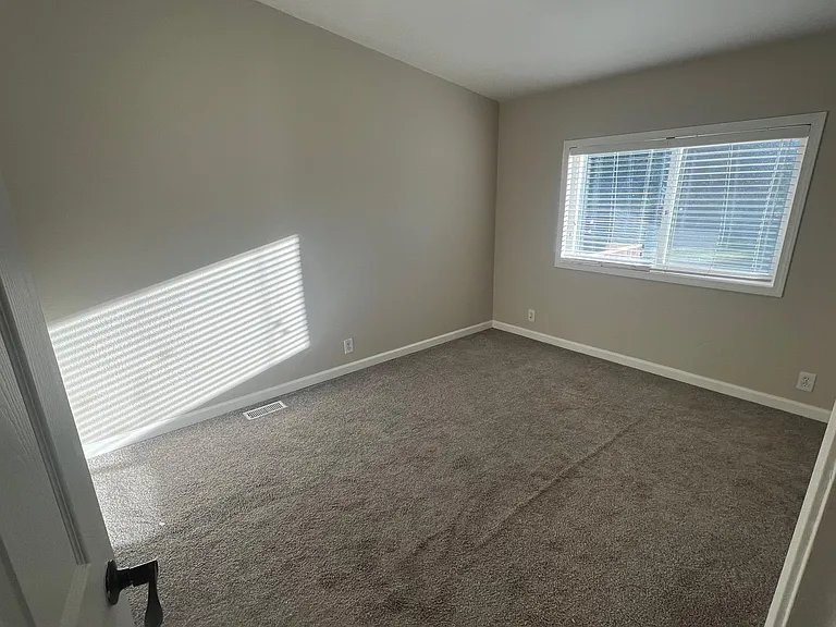 6856 NE West Port Madison Rd — Photo 5