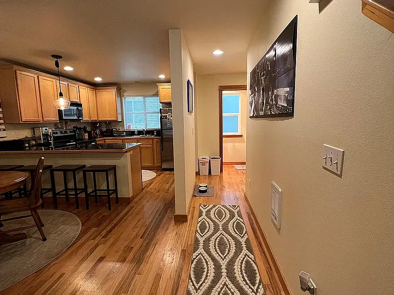 1121 N 94th St #B — Photo 11
