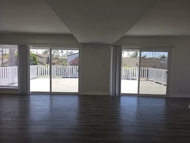 957 Oyster St — Photo 15