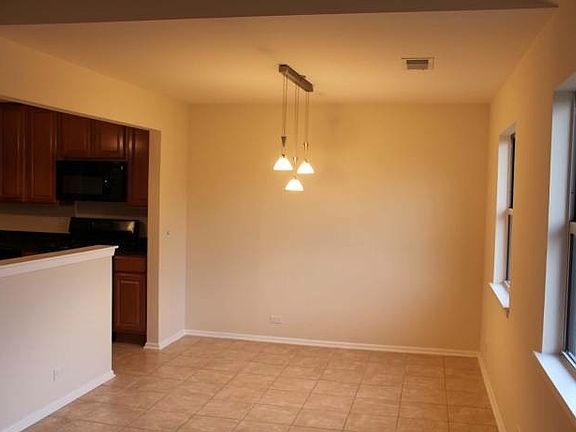 4th image of 29 Ashburn Ct Unit Z2