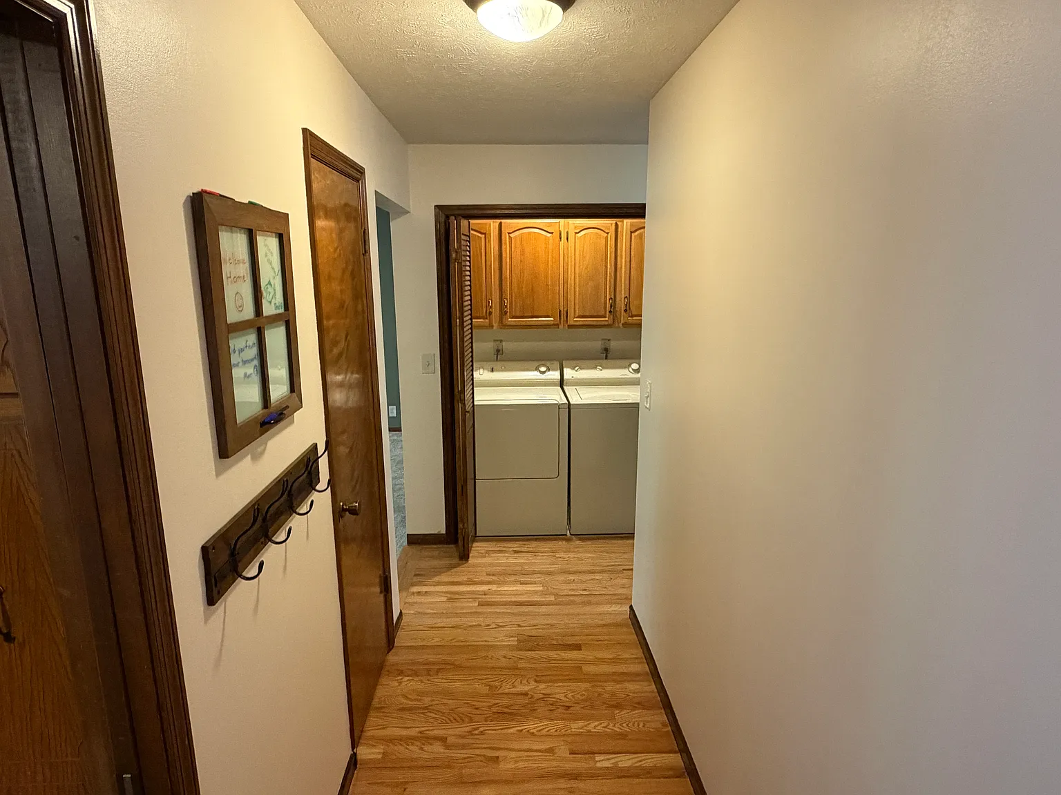 4 bed, 2.5 bath, 2264 sqft, $2,500 — Photo 2