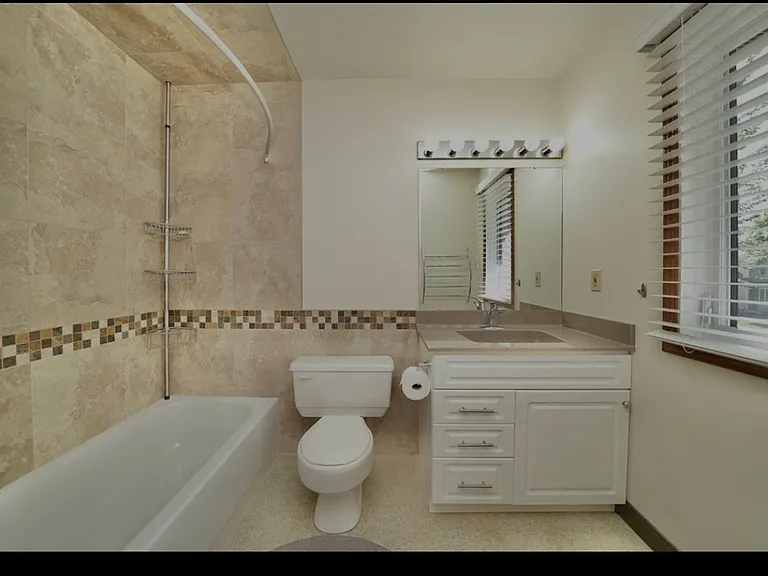 3 Bruton Pl — Photo 10