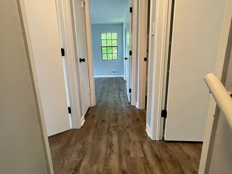 1949 Lullwater Cir — Photo 2