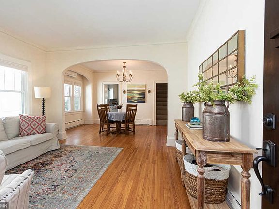 5th image of 1324 Saint Clair Ave
