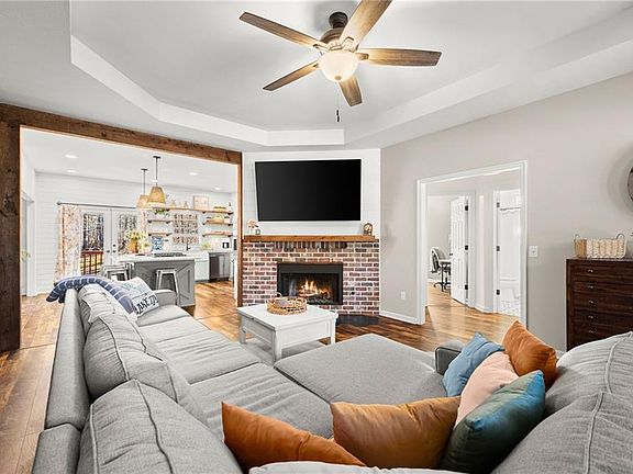 4th image of 2955 Pilgrim Mill Rd