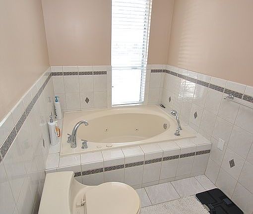 4th image of 4637 Rockland Pl