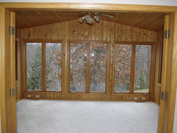 3rd image of 31378 Rum River Dr NE